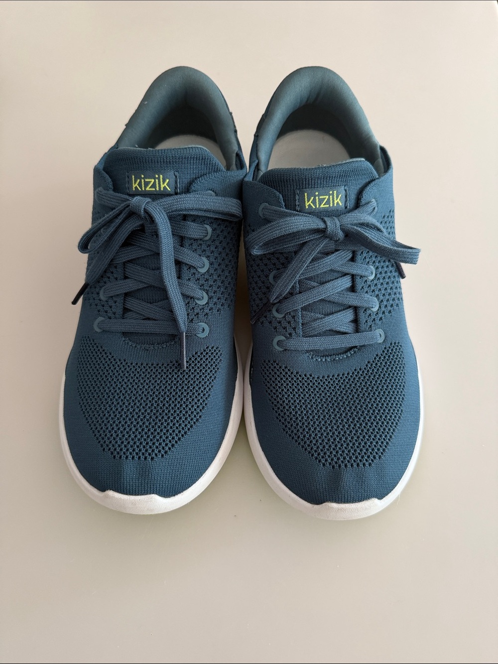 Kizik Men’s Blue Knit Lace-Up Sneakers with Cushioned White Sole